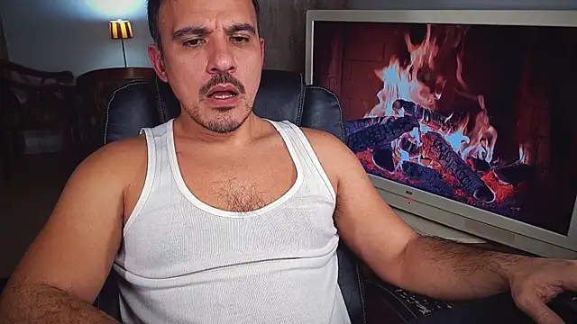 officeman7 online show from December 2024 05:44:01 PM