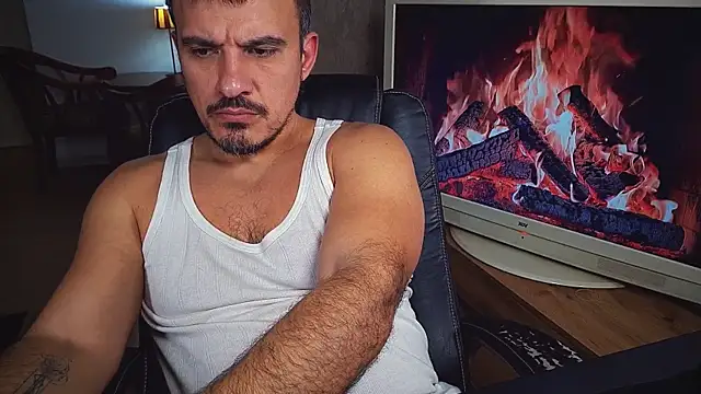 officeman7 online show from February 2025 04:32:02 PM