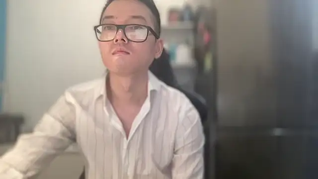 Snapshot of wangjian2324 chatting on November 2025 03:23:01 PM wangjian2324 online show from November 2025 03:23:01 PM