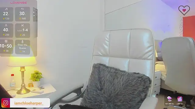 ChloeHarper  online show from November 2025 12:30:01 PM