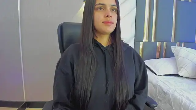 ChloeHarper  online show from May 2026 11:51:02 AM