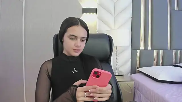 ChloeHarper  online show from May 2026 12:12:02 PM