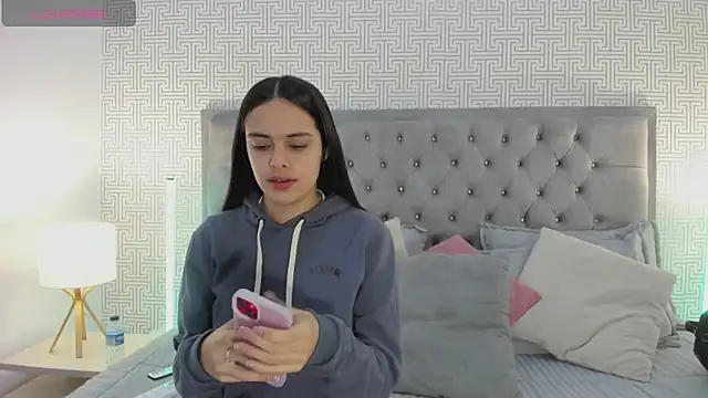 ChloeHarper  online show from June 2026 11:34:01 AM