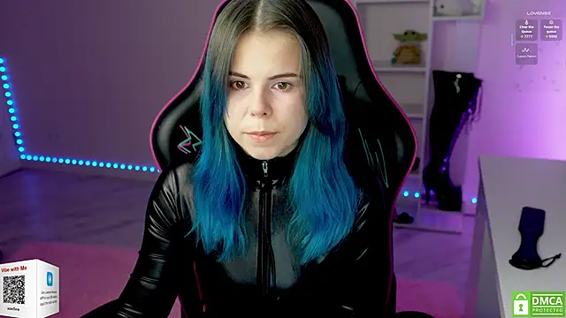 Latex Kitty online show from November 2025 03:01:02 PM