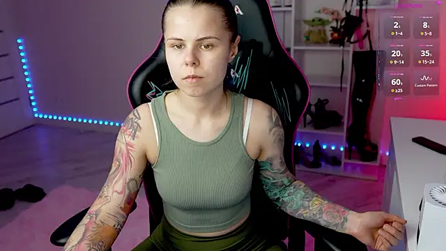 Latex Kitty online show from January 2026 07:11:01 PM