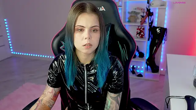 Latex Kitty online show from March 2026 04:18:01 PM