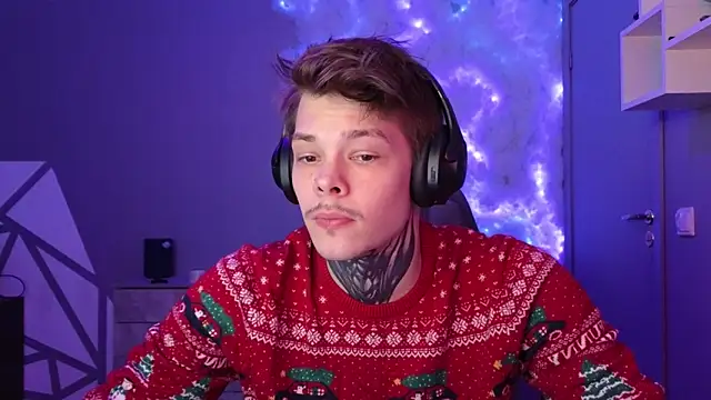 Snapshot of DENIS_HERE chatting on December 2024 12:04:01 PM DENIS HERE online show from December 2024 12:04:01 PM