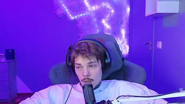 Snapshot of DENIS_HERE chatting on January 2025 08:15:01 AM DENIS HERE online show from January 2025 08:15:01 AM