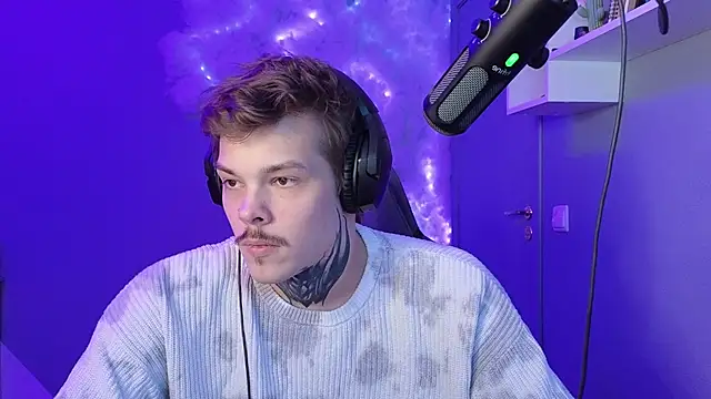 Snapshot of DENIS_HERE chatting on January 2025 08:21:01 AM DENIS HERE online show from January 2025 08:21:01 AM