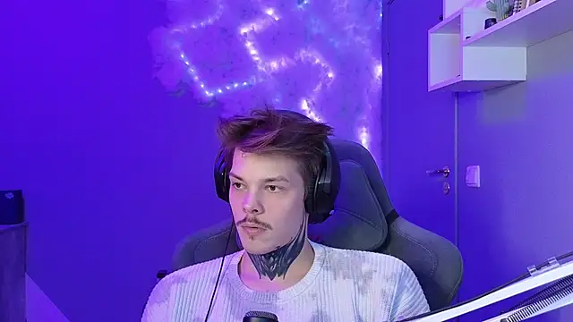 Snapshot of DENIS_HERE chatting on January 2025 12:54:01 PM DENIS HERE online show from January 2025 12:54:01 PM