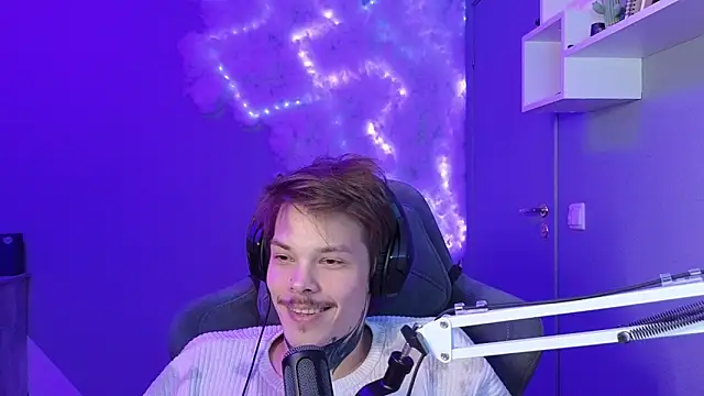 Snapshot of DENIS_HERE chatting on January 2025 06:58:02 PM DENIS HERE online show from January 2025 06:58:02 PM