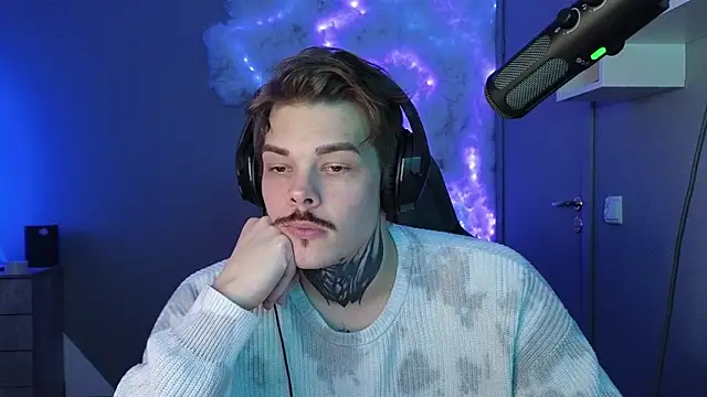 Snapshot of DENIS_HERE chatting on January 2025 11:22:02 AM DENIS HERE online show from January 2025 11:22:02 AM