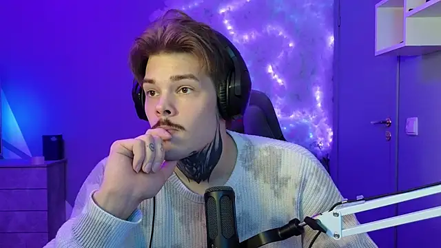 Snapshot of DENIS_HERE chatting on January 2025 04:27:02 PM DENIS HERE online show from January 2025 04:27:02 PM