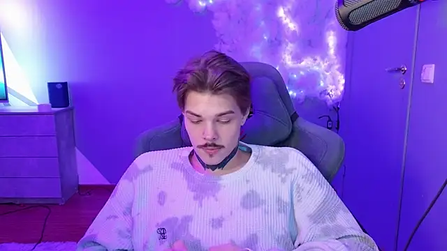 Snapshot of DENIS_HERE chatting on January 2025 08:12:01 PM DENIS HERE online show from January 2025 08:12:01 PM