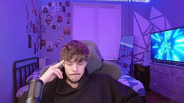 Snapshot of DENIS_HERE chatting on February 2025 08:45:02 PM DENIS HERE online show from February 2025 08:45:02 PM