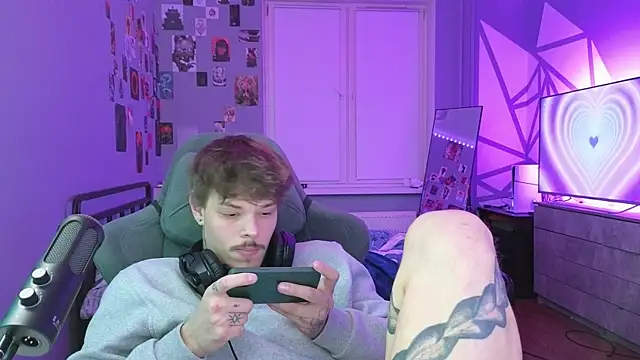 Snapshot of DENIS_HERE chatting on February 2025 02:46:01 AM DENIS HERE online show from February 2025 02:46:01 AM