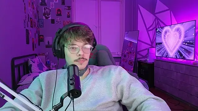 Snapshot of DENIS_HERE chatting on February 2025 08:10:01 PM DENIS HERE online show from February 2025 08:10:01 PM