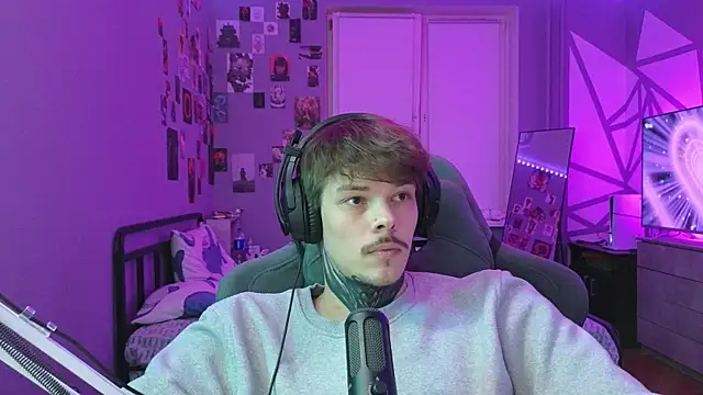 Snapshot of DENIS_HERE chatting on February 2025 02:14:01 AM DENIS HERE online show from February 2025 02:14:01 AM