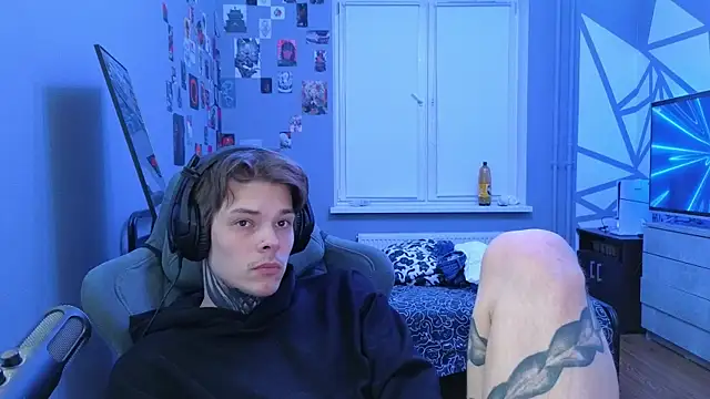 Snapshot of DENIS_HERE chatting on February 2025 03:42:01 AM DENIS HERE online show from February 2025 03:42:01 AM