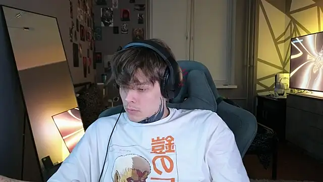 Snapshot of DENIS_HERE chatting on February 2025 08:55:01 PM DENIS HERE online show from February 2025 08:55:01 PM