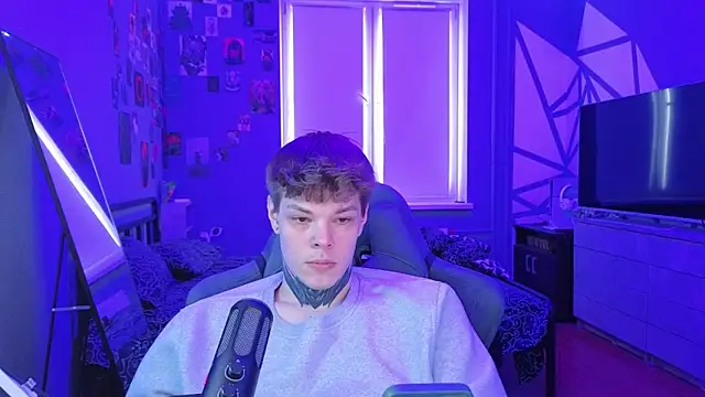 Snapshot of DENIS_HERE chatting on March 2025 12:35:02 PM DENIS HERE online show from March 2025 12:35:02 PM