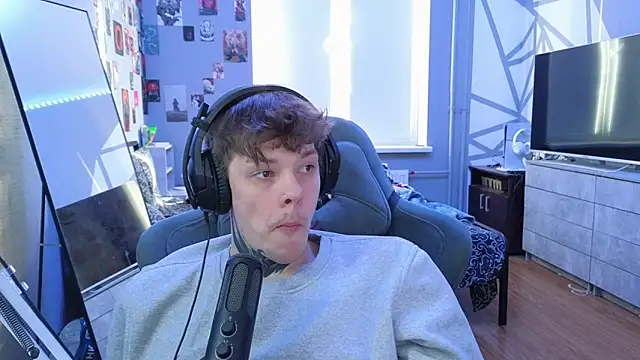 Snapshot of DENIS_HERE chatting on March 2025 01:49:01 PM DENIS HERE online show from March 2025 01:49:01 PM