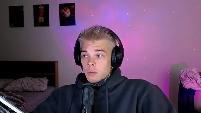 Snapshot of DENIS_HERE chatting on September 2025 10:53:01 PM DENIS HERE online show from September 2025 10:53:01 PM