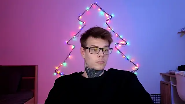 Snapshot of DENIS_HERE chatting on December 2025 10:15:01 PM DENIS HERE online show from December 2025 10:15:01 PM