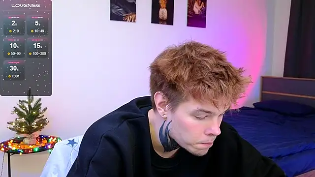 Snapshot of DENIS_HERE chatting on December 2025 06:38:02 PM DENIS HERE online show from December 2025 06:38:02 PM