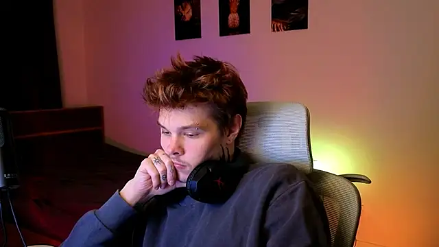 Snapshot of DENIS_HERE chatting on January 2026 11:07:01 PM DENIS HERE online show from January 2026 11:07:01 PM