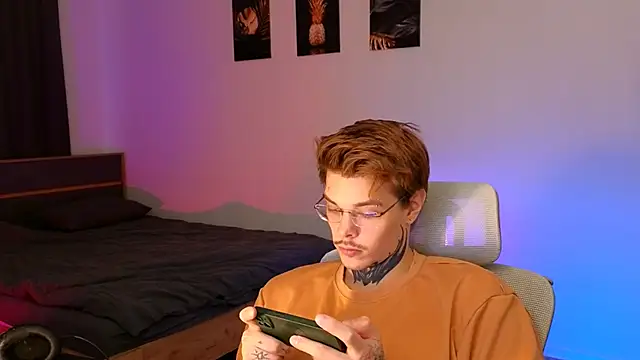 Snapshot of DENIS_HERE chatting on January 2026 12:21:01 PM DENIS HERE online show from January 2026 12:21:01 PM