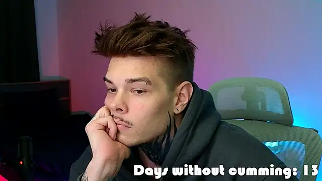 Snapshot of DENIS_HERE chatting on February 2026 08:35:01 PM DENIS HERE online show from February 2026 08:35:01 PM