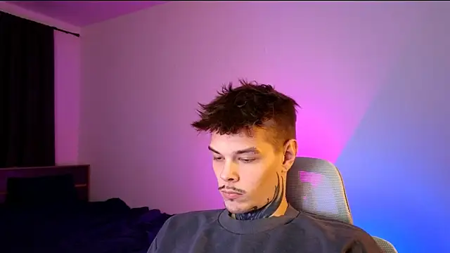 Snapshot of DENIS_HERE chatting on February 2026 08:05:01 PM DENIS HERE online show from February 2026 08:05:01 PM