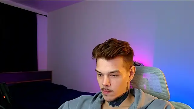 Snapshot of DENIS_HERE chatting on February 2026 06:26:01 PM DENIS HERE online show from February 2026 06:26:01 PM