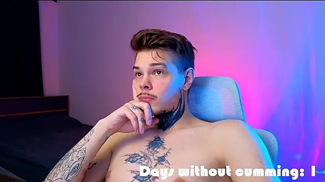 Snapshot of DENIS_HERE chatting on February 2026 09:44:02 PM DENIS HERE online show from February 2026 09:44:02 PM