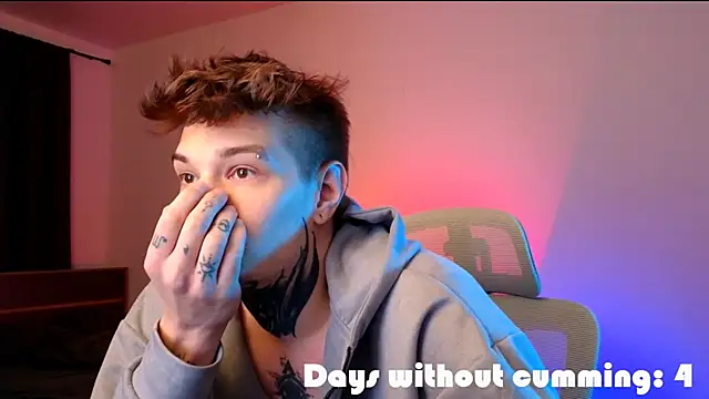 Snapshot of DENIS_HERE chatting on February 2026 07:33:02 PM DENIS HERE online show from February 2026 07:33:02 PM