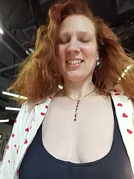 Exhibitionsplit online show from May 2026 03:06:01 PM