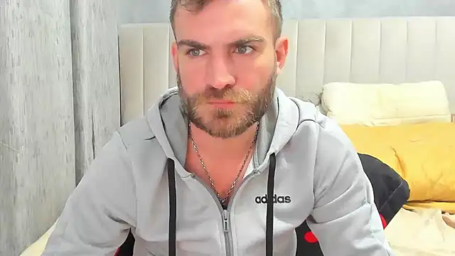 Snapshot of 10in_deluxe chatting on January 2025 08:40:02 AM 10in deluxe online show from January 2025 08:40:02 AM