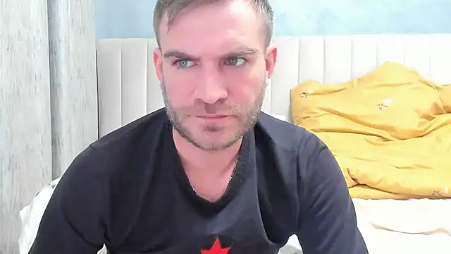 Snapshot of 10in_deluxe chatting on February 2025 09:32:01 AM 10in deluxe online show from February 2025 09:32:01 AM