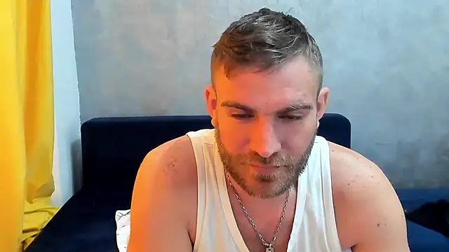 Snapshot of 10in_deluxe chatting on March 2025 06:10:02 AM 10in deluxe online show from March 2025 06:10:02 AM