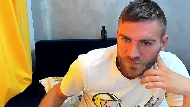 Snapshot of 10in_deluxe chatting on March 2025 08:42:02 AM 10in deluxe online show from March 2025 08:42:02 AM