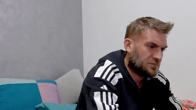 Snapshot of 10in_deluxe chatting on October 2025 07:32:02 PM 10in deluxe online show from October 2025 07:32:02 PM