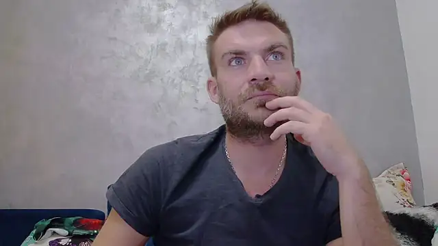 Snapshot of 10in_deluxe chatting on December 2025 08:05:02 PM 10in deluxe online show from December 2025 08:05:02 PM