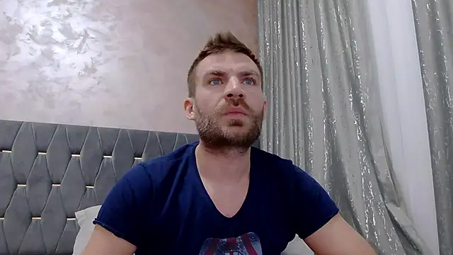 Snapshot of 10in_deluxe chatting on February 2026 07:03:02 AM 10in deluxe online show from February 2026 07:03:02 AM