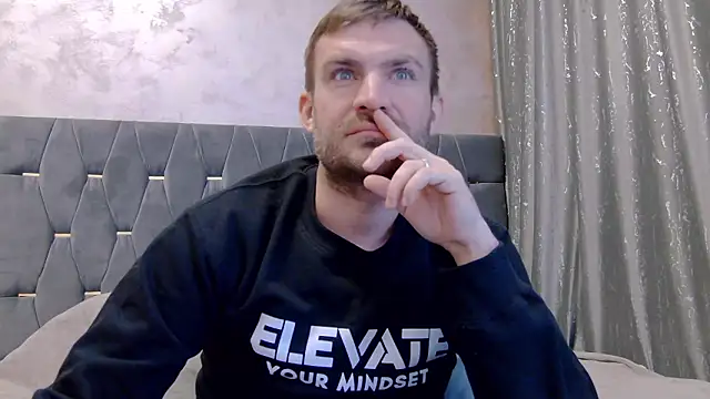 Snapshot of 10in_deluxe chatting on February 2026 07:39:01 AM 10in deluxe online show from February 2026 07:39:01 AM