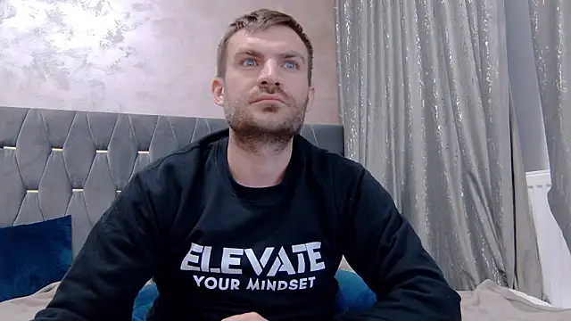 Snapshot of 10in_deluxe chatting on February 2026 06:44:02 AM 10in deluxe online show from February 2026 06:44:02 AM