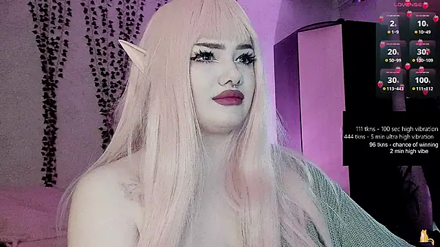 Snapshot of strawberry_elfcat chatting on May 2026 05:47:01 AM strawberry elfcat online show from May 2026 05:47:01 AM