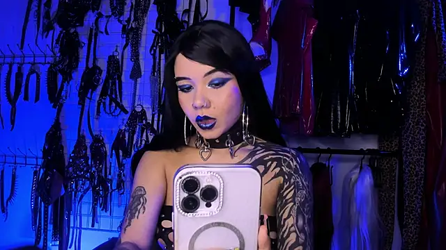 Snapshot of irregular_fetish_ chatting on September 2025 03:29:01 AM irregular fetish online show from September 2025 03:29:01 AM