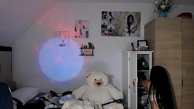 VeronikaOlsen online show from October 2025 09:05:02 PM