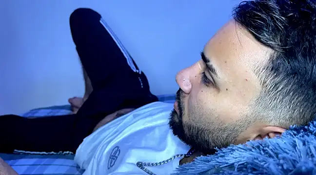 Snapshot of Dar_milk chatting on February 2025 07:42:02 PM Dar milk online show from February 2025 07:42:02 PM